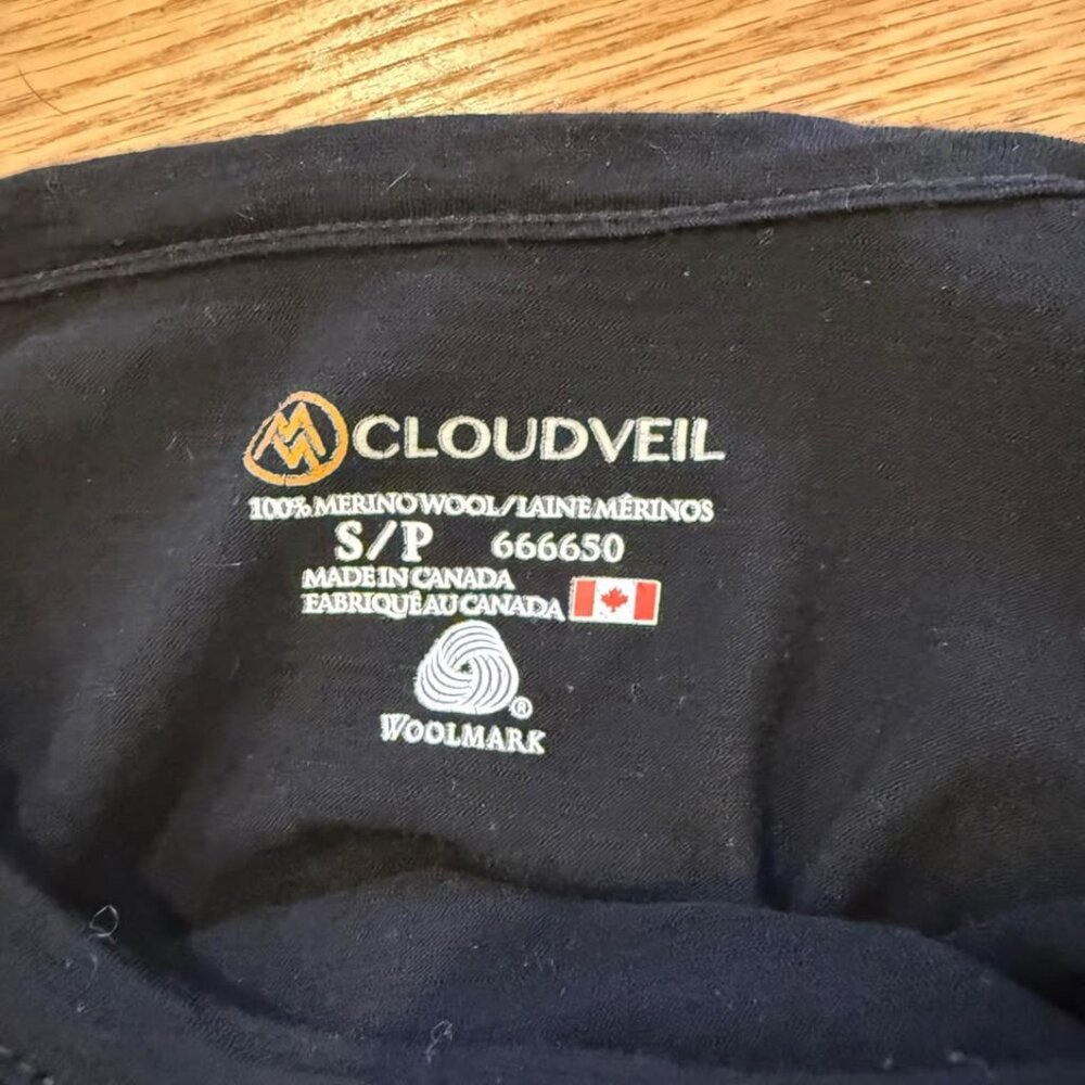 Cloudveil 💯 merino wool baselayer size small